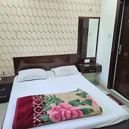 Hotel Elliot Comfort Inn Kalküta Dış mekan fotoğraf