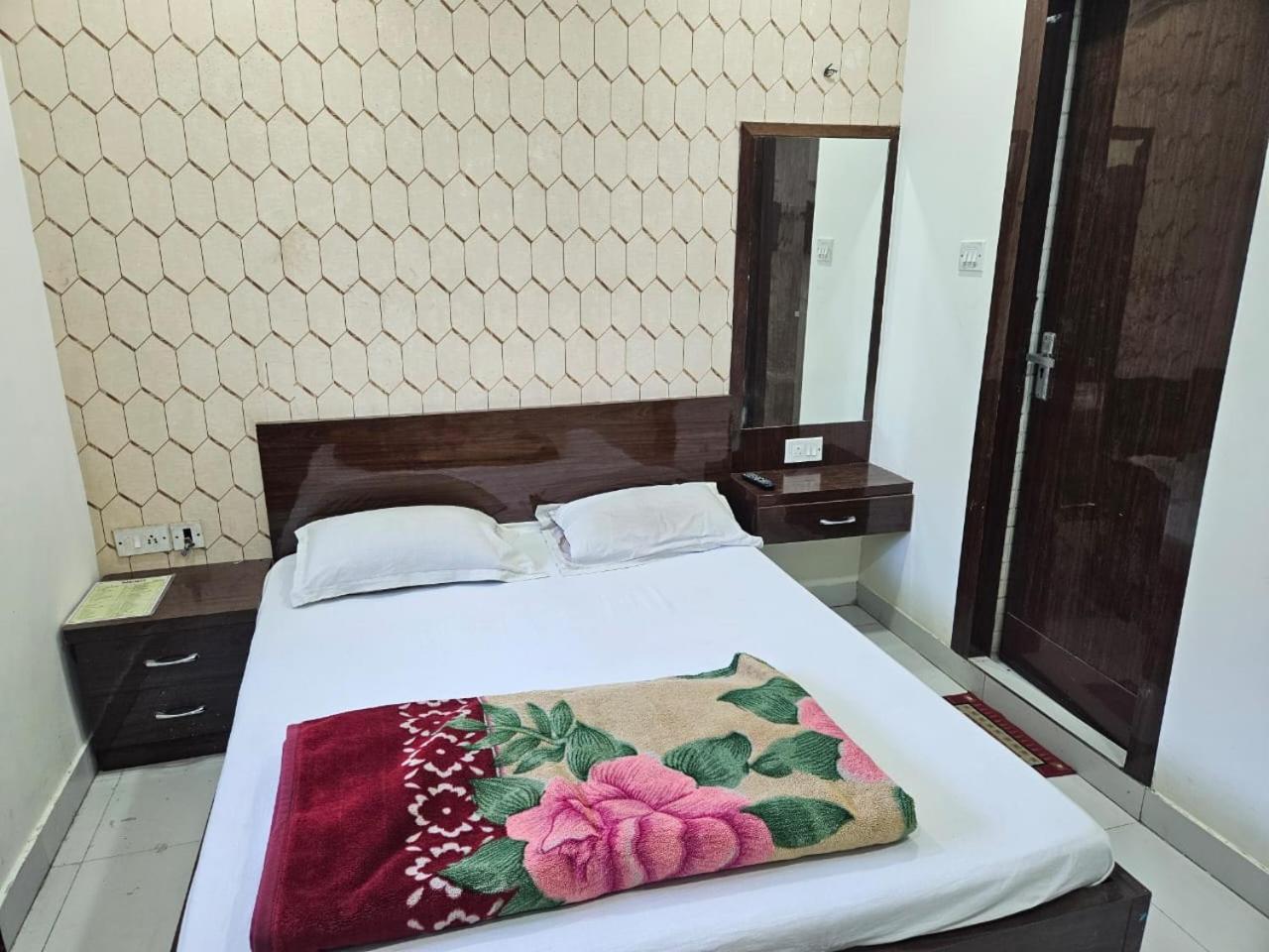 Hotel Elliot Comfort Inn Kalküta Dış mekan fotoğraf